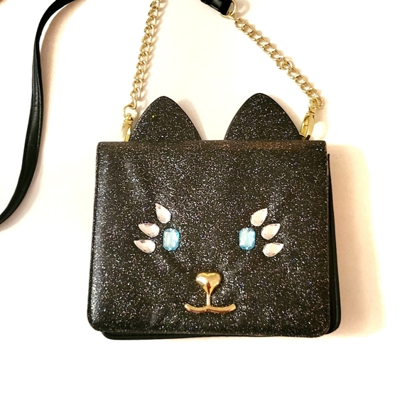 Betsey Johnson Handbags - Betsey Johnson Crossbody